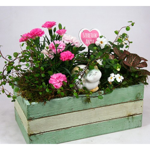 One cat, two cats - Flower arrangement with ceramic cats (Medium)